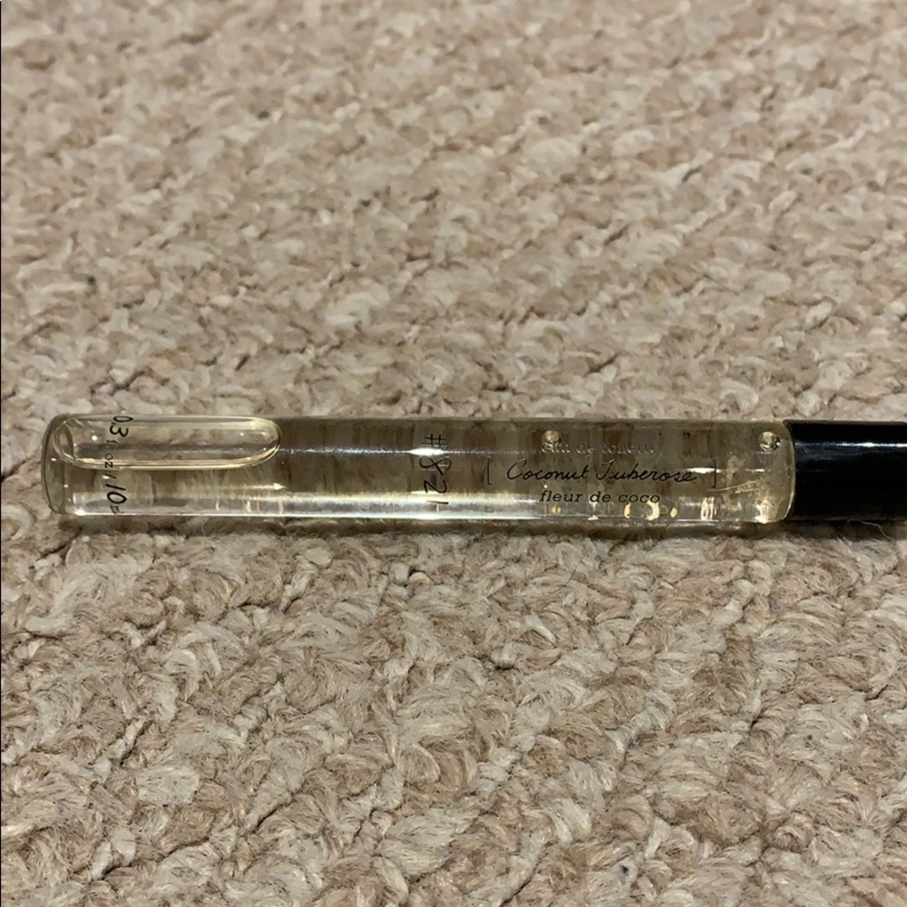 Gap Coconut Rollerball